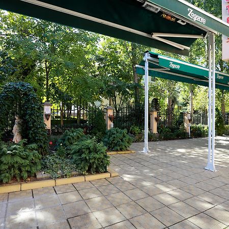 Acropolis Hotel 파자르지크 외부 사진