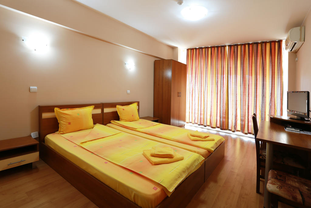 Acropolis Hotel 파자르지크 객실 사진