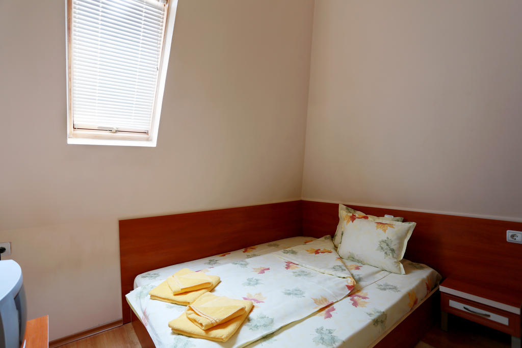 Acropolis Hotel 파자르지크 객실 사진